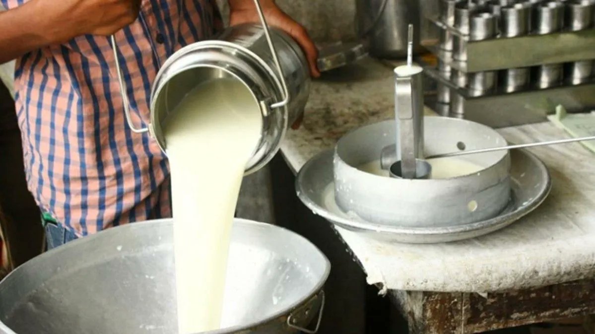 बुटवलका सडकमा खुला दूध बेच्न रोक